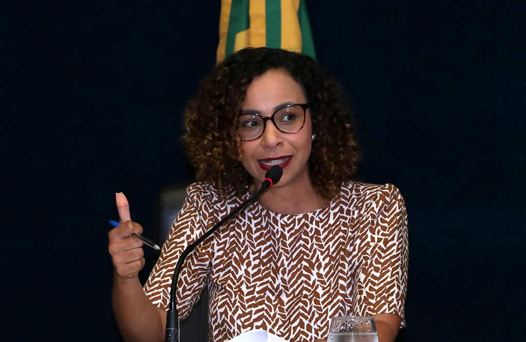 Deputada pede cópia do contrato entre Banestes e Zurich