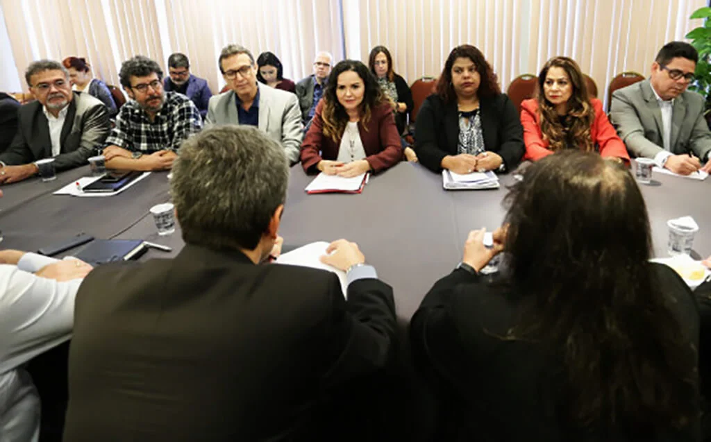 Banqueiros não assinam pré-acordo e primeira rodada termina frustrada