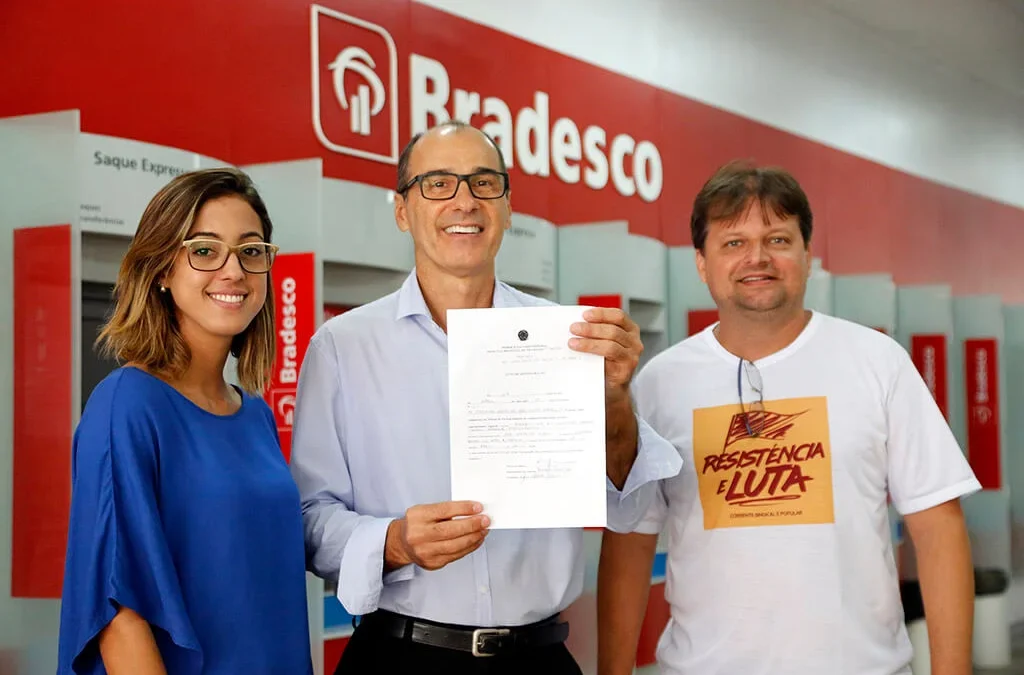 Bancário demitido prestes a se aposentar é reintegrado