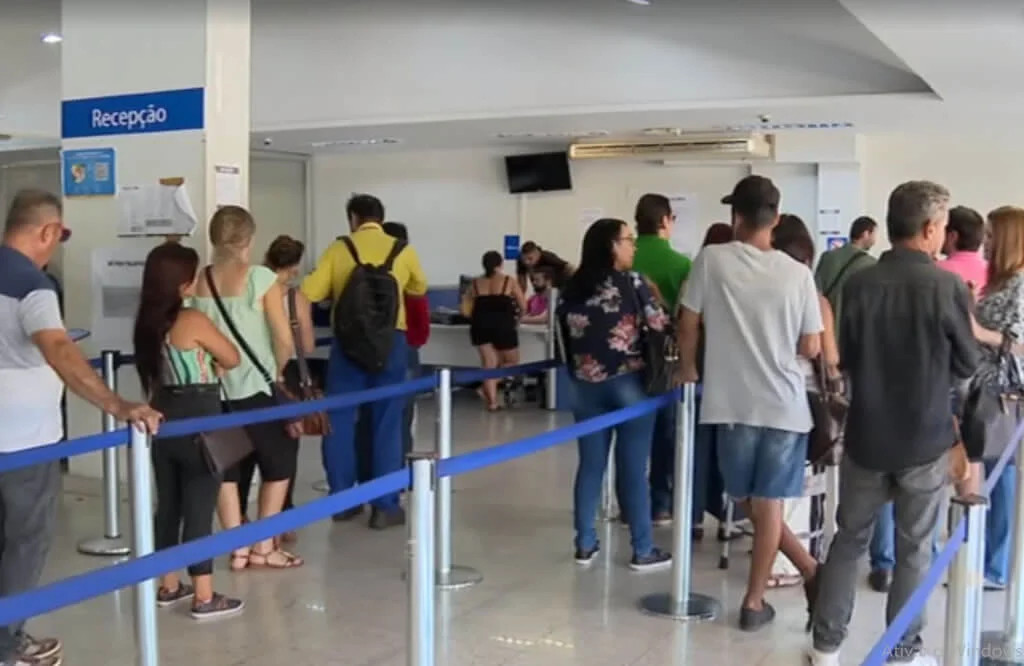 Governo causou crise no INSS ao desmontar autarquia