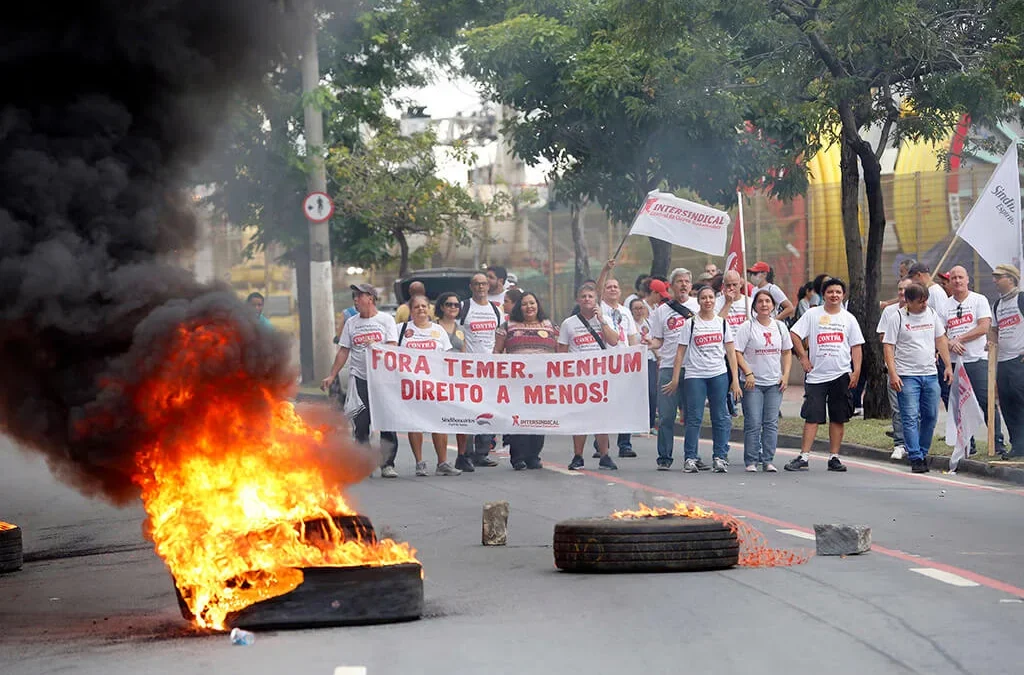 Sindicato consegue liminares que garantem direito de greve sem corte de salário para bancários