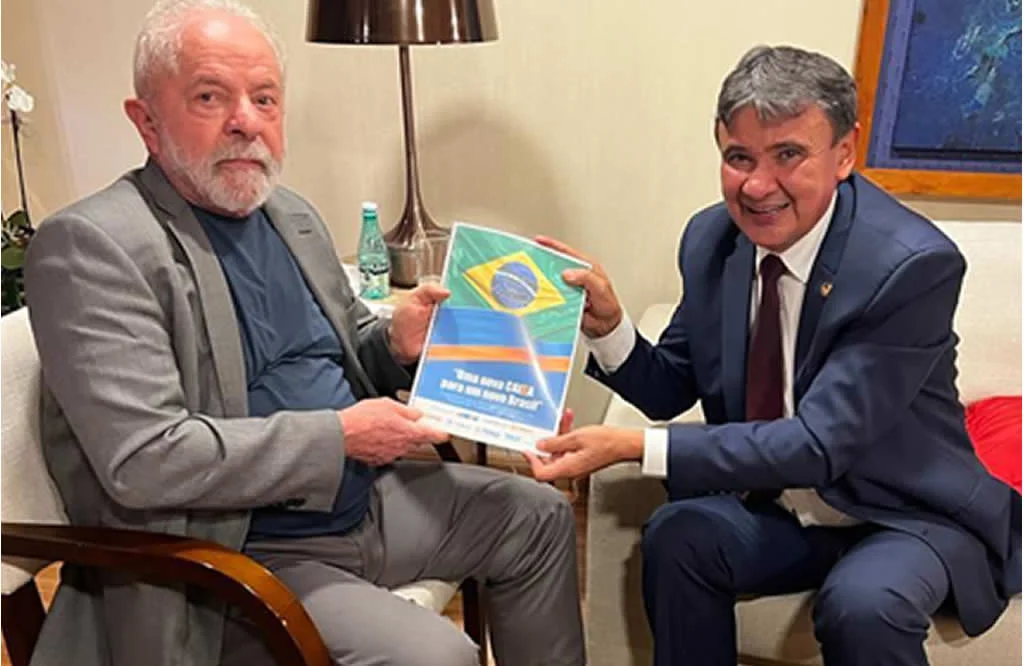Entidades entregam a Lula proposta para reverter processo de desmonte da Caixa