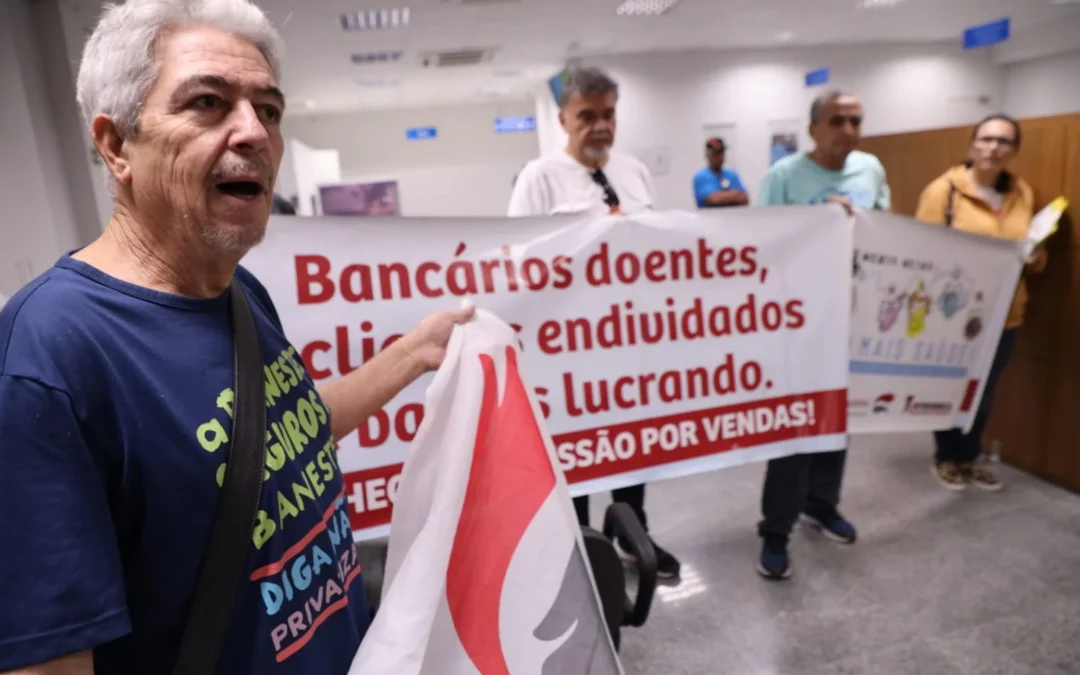Consulta Nacional: bancários apontam metas como principal causa do adoecimento