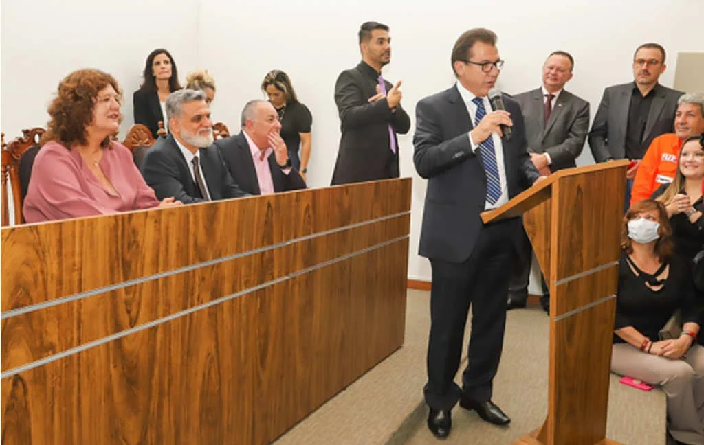 Luiz Marinho assume Ministério do Trabalho com desafio de rever reforma trabalhista
