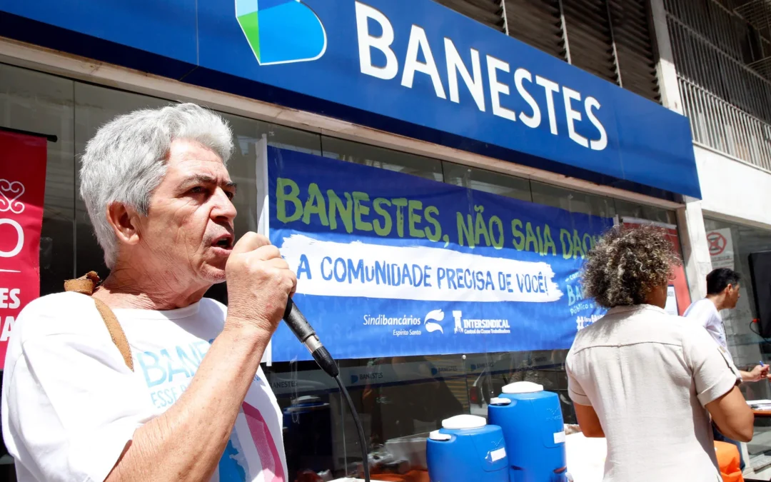 Bancários e clientes se unem contra fechamento da agência Graciano Neves