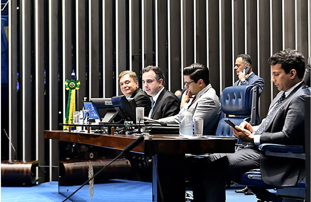 Senado aprova PL que isenta trabalhadores de imposto sobre PLR